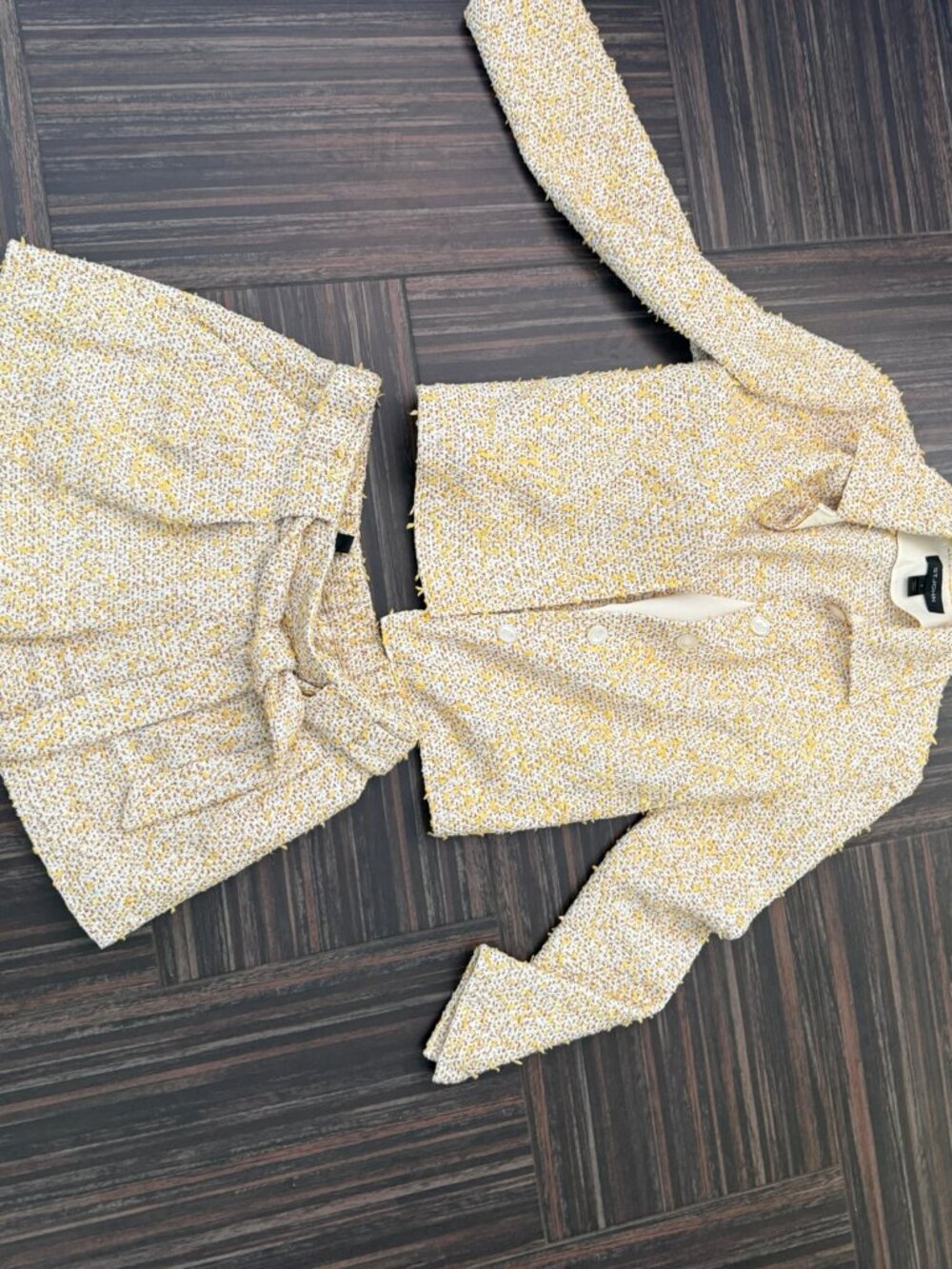 St. John Tweed Jacket & Shorts Set – Size S – Yellow/White Bouclé